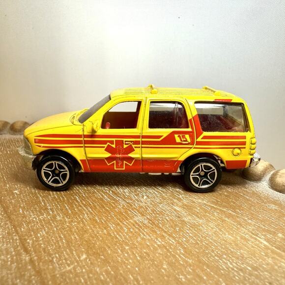 Vintage Matchbox Die Cast Vehicles Lot - Lesney Superfast Trucks, Vans and SUVs - Picture 8 of 16